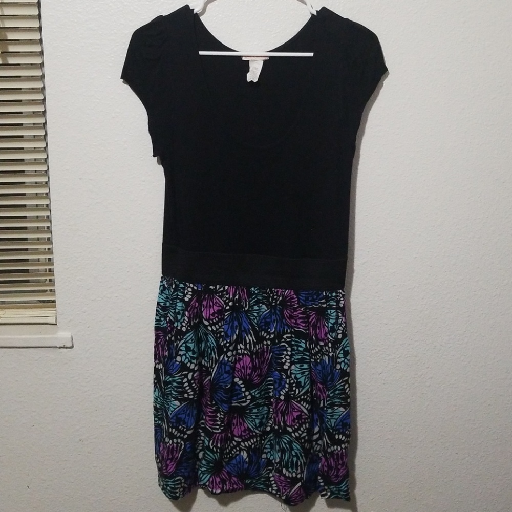 Midi dress Black with a colorful pattern